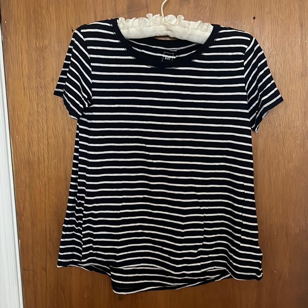 GAP blue and white stripe T shirt